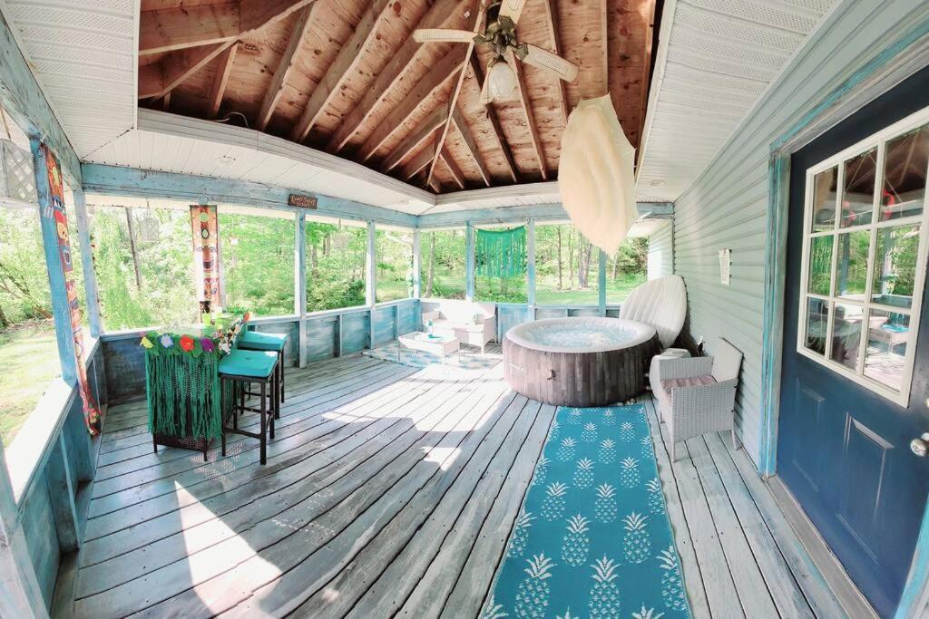 Experience The Serenity Of Pineapple Acre Pocono Stroudsburg Exterior photo